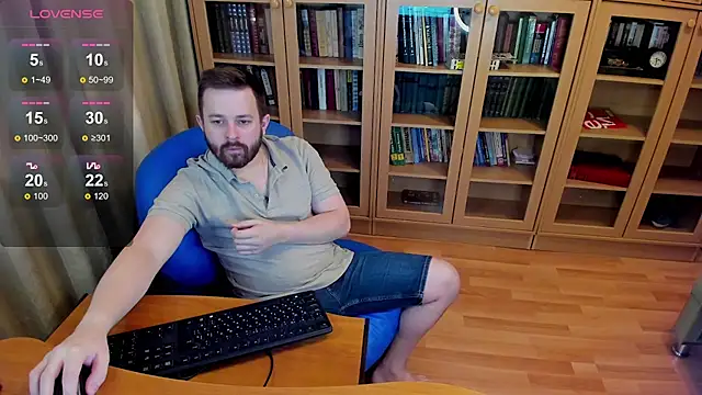 Snapshot of NikkiNSerdron chatting on January 14, 2025, 4:47 am NikkiNSerdron online show from January 14, 2025, 4:47 am