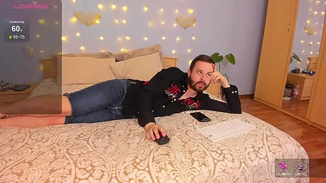 Snapshot of NikkiNSerdron chatting on January 17, 2025, 3:45 am NikkiNSerdron online show from January 17, 2025, 3:45 am