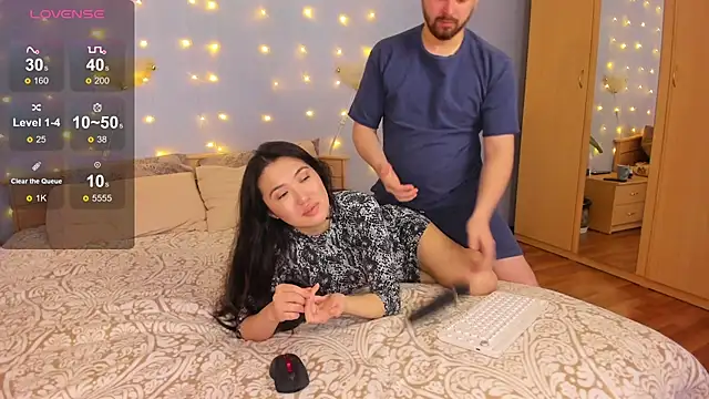 Snapshot of NikkiNSerdron chatting on January 25, 2025, 9:47 am NikkiNSerdron online show from January 25, 2025, 9:47 am