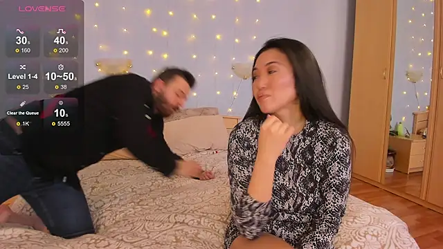 Snapshot of NikkiNSerdron chatting on February 27, 2025, 3:14 am NikkiNSerdron online show from February 27, 2025, 3:14 am