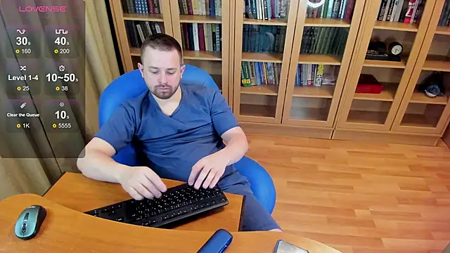 Snapshot of NikkiNSerdron chatting on March 6, 2025, 3:02 am NikkiNSerdron online show from March 6, 2025, 3:02 am