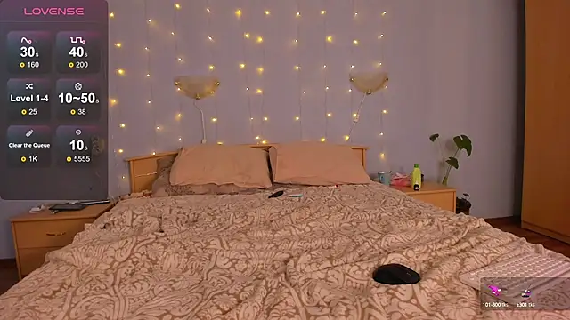 Snapshot of NikkiNSerdron chatting on March 10, 2025, 3:12 am NikkiNSerdron online show from March 10, 2025, 3:12 am