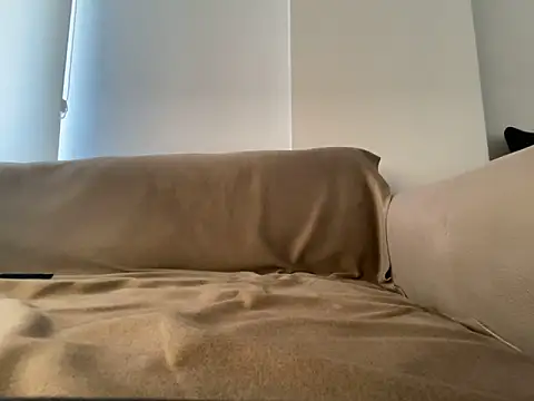 khaaleesiii online show from October 29, 2025, 8:27 am