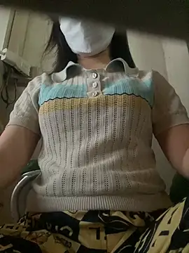 Tuongvy05 online show from March 4, 2025, 3:37 pm