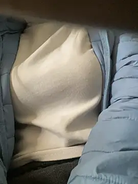 Tuongvy05 online show from February 9, 2026, 7:45 am