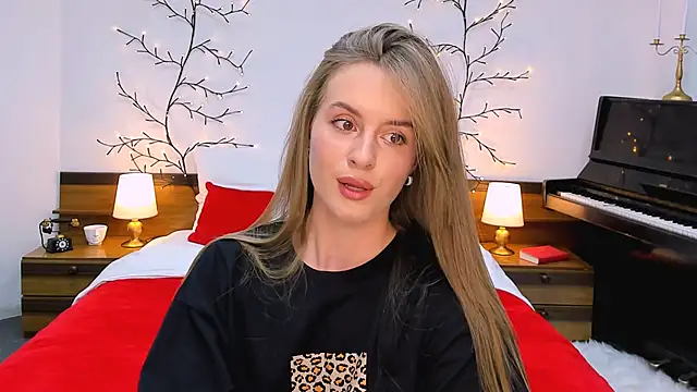 RozzitaBedberry online show from January 31, 2025, 8:22 pm