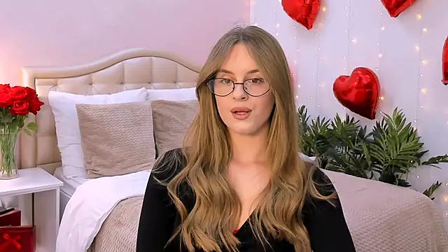 RozzitaBedberry online show from March 3, 2025, 12:48 pm