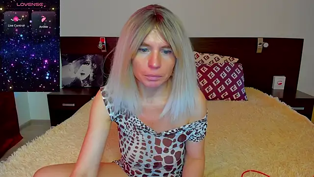 Hanna Becrett17 online show from March 7, 2025, 10:02 am