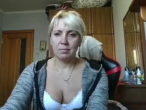 IrinaB1 online show from October 23, 2025, 4:56 am