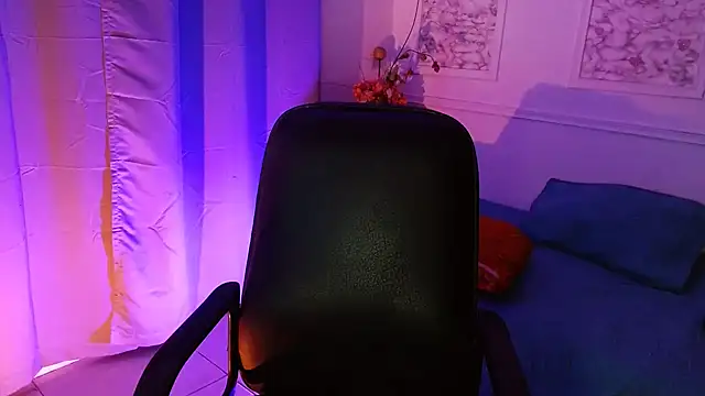 Susana hank2 online show from February 22, 2025, 9:15 pm