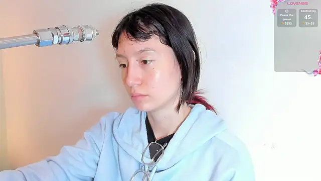 lizzy davis 1 online show from October 5, 2025, 4:11 am