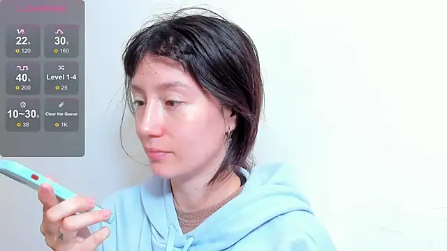 lizzy davis 1 online show from October 9, 2025, 4:10 am