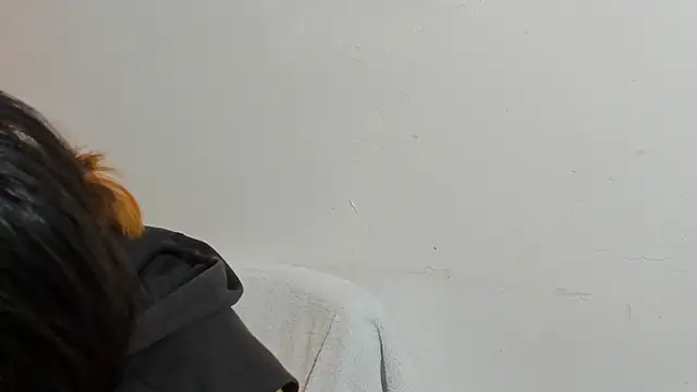 lizzy davis 1 online show from April 15, 2026, 3:35 am