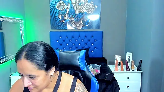 NikolPervertUnlimit online show from November 28, 2025, 2:14 am