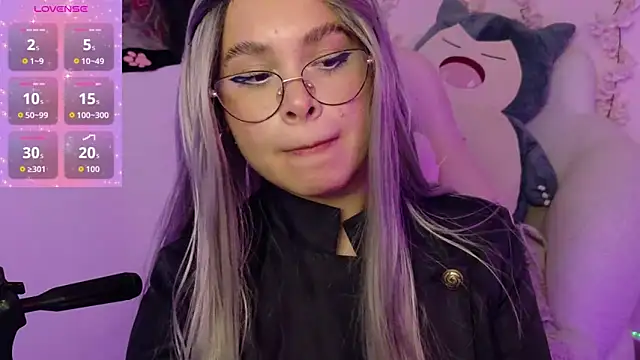 Haelycute online show from March 27, 2026, 4:40 am