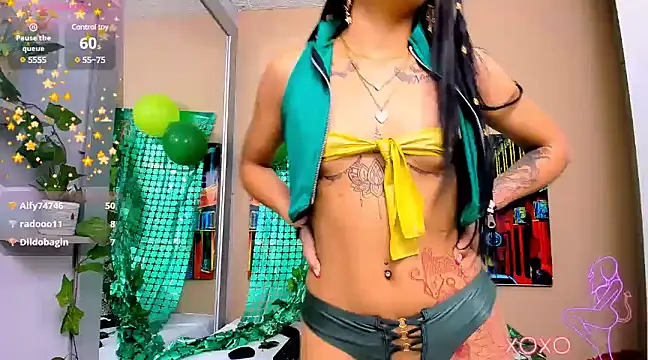 CristalLoren online show from March 17, 2025, 2:45 pm