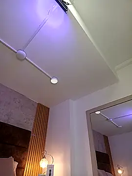 IsisBlake online show from September 28, 2025, 2:11 pm