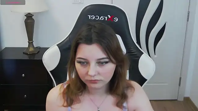 Snapshot of pretty_little_thing chatting on April 28, 2026, 6:46 pm pretty little thing online show from April 28, 2026, 6:46 pm
