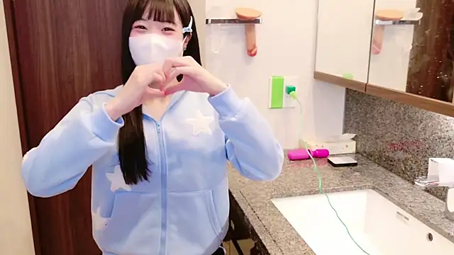 Mia--meow online show from March 18, 2025, 11:41 am