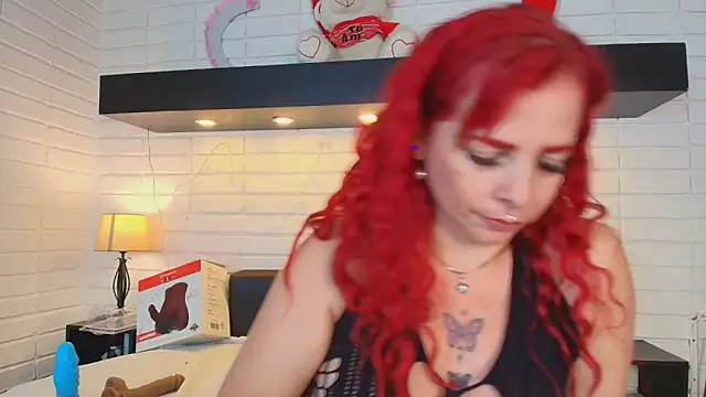 HannaBrave online show from February 25, 2025, 2:44 pm