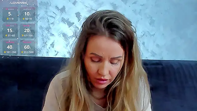 3lla Rose online show from March 5, 2026, 7:54 pm