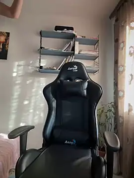 Crazy-Rosa online show from December 4, 2024, 9:40 am