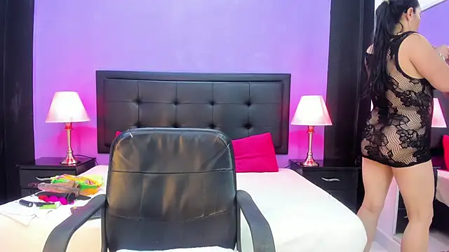 MaduraLuciana online show from January 18, 2025, 5:15 pm