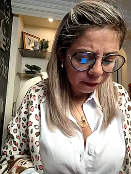 Cata Office-12 online show from March 12, 2025, 4:02 pm