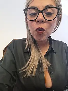 Cata Office-12 online show from November 4, 2025, 2:49 pm