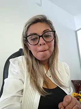 Cata Office-12 online show from November 14, 2025, 5:00 pm