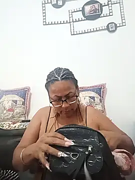 Afroditabichota online show from November 28, 2025, 12:13 am