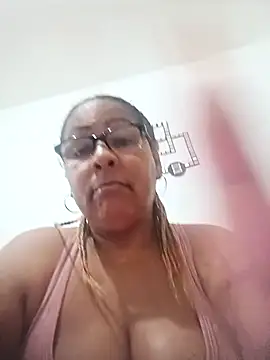 Afroditabichota online show from November 29, 2025, 4:04 am