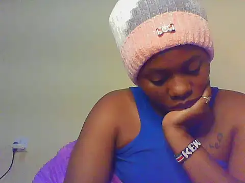 EBONYVANILLA02 online show from November 11, 2025, 9:26 pm