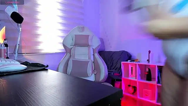 Gaby Miller22 online show from September 9, 2025, 4:06 pm