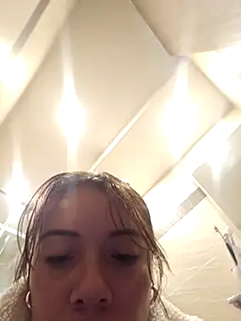 valery mora online show from February 26, 2025, 1:08 pm