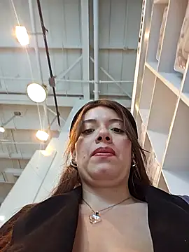 valery mora online show from February 27, 2025, 4:43 pm