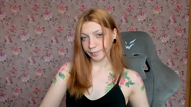 Snapshot of Lolly_Haze chatting on June 7, 2026, 4:05 am Lolly Haze online show from June 7, 2026, 4:05 am