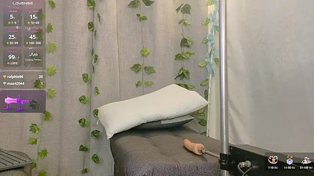 Snapshot of Iamkarlaa_doll chatting on December 18, 2024, 10:35 pm Iamkarlaa doll online show from December 18, 2024, 10:35 pm