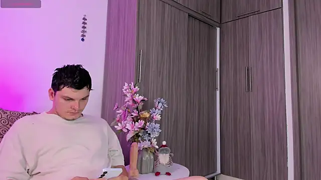  Ottis  online show from April 22, 2026, 1:52 am