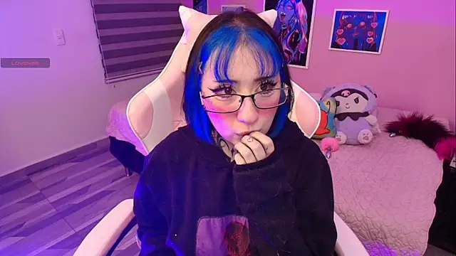 Miwa violet online show from April 20, 2026, 10:33 pm