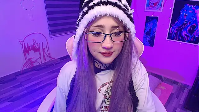 Miwa violet online show from May 26, 2026, 2:40 am