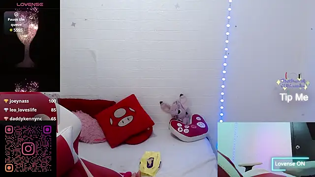 sweetlittlelisa online show from January 14, 2025, 1:26 am