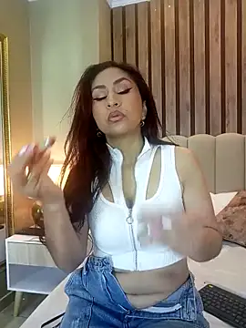 MonicaMoret online show from February 28, 2025, 12:09 pm