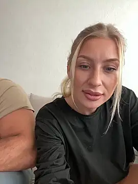 belle98 online show from October 17, 2025, 1:35 pm