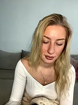 belle98 online show from November 24, 2025, 1:55 pm