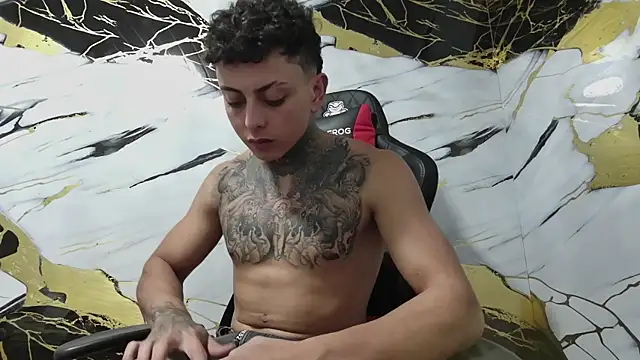 Kevin22 222 online show from January 5, 2025, 5:41 am