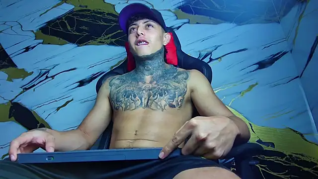 Kevin22 222 online show from February 5, 2025, 1:47 am