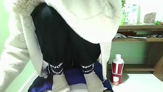 Luxcute286 online show from February 22, 2025, 11:13 pm