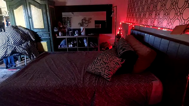 RawRyder8 online show from October 6, 2025, 11:35 pm