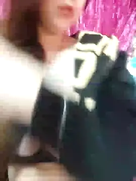 LoNa-daloua online show from February 6, 2025, 6:24 pm